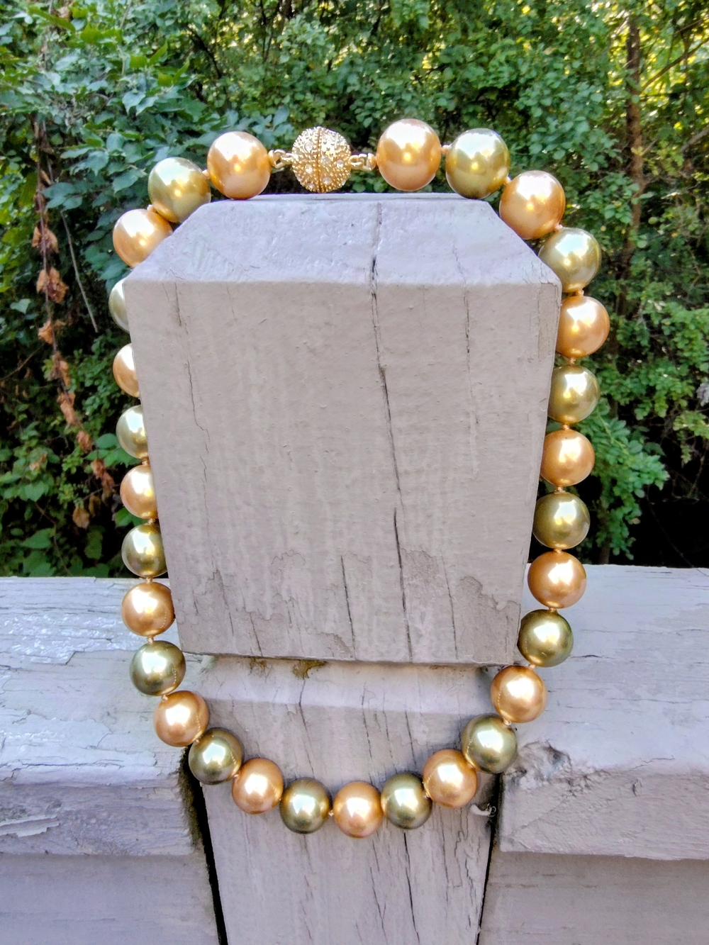 Nolan Miller Glamour Collection Olive & Champagne Gold Pearl Beaded Necklace 16"